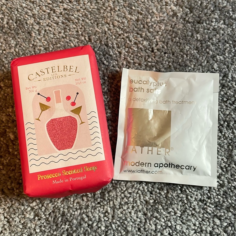 Soap bar + Bath Salts- NWT!